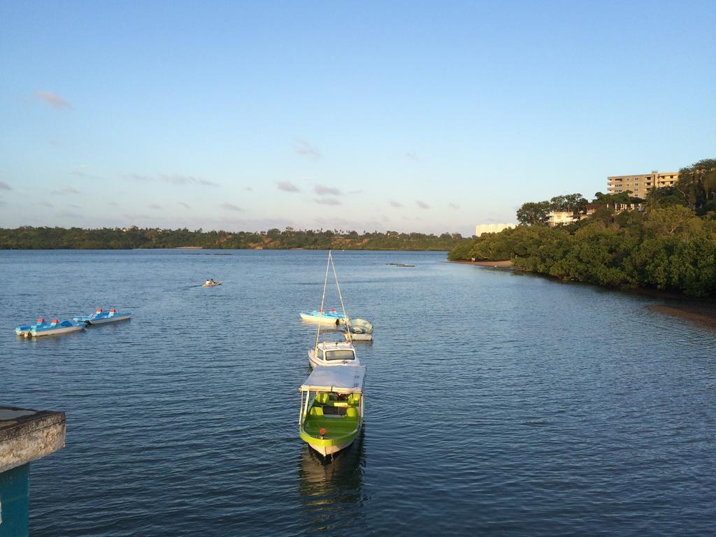 Tudor Water Sports Hotel Mombasa Bagian luar foto