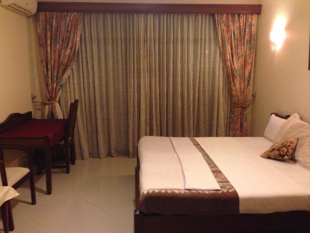 Tudor Water Sports Hotel Mombasa Bagian luar foto