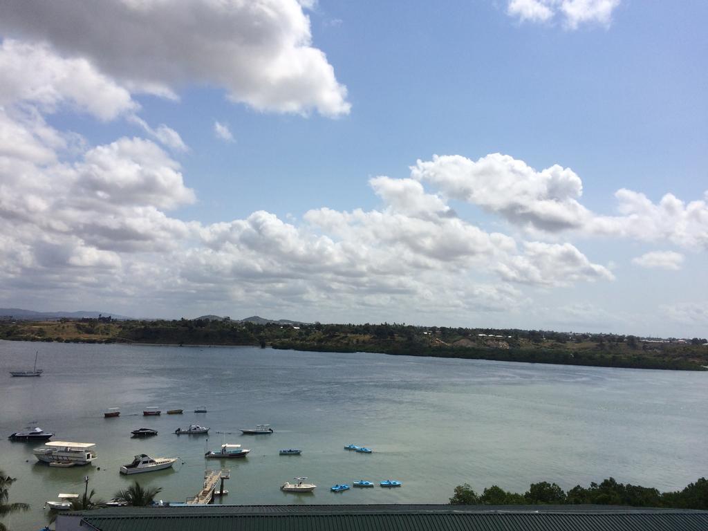 Tudor Water Sports Hotel Mombasa Bagian luar foto