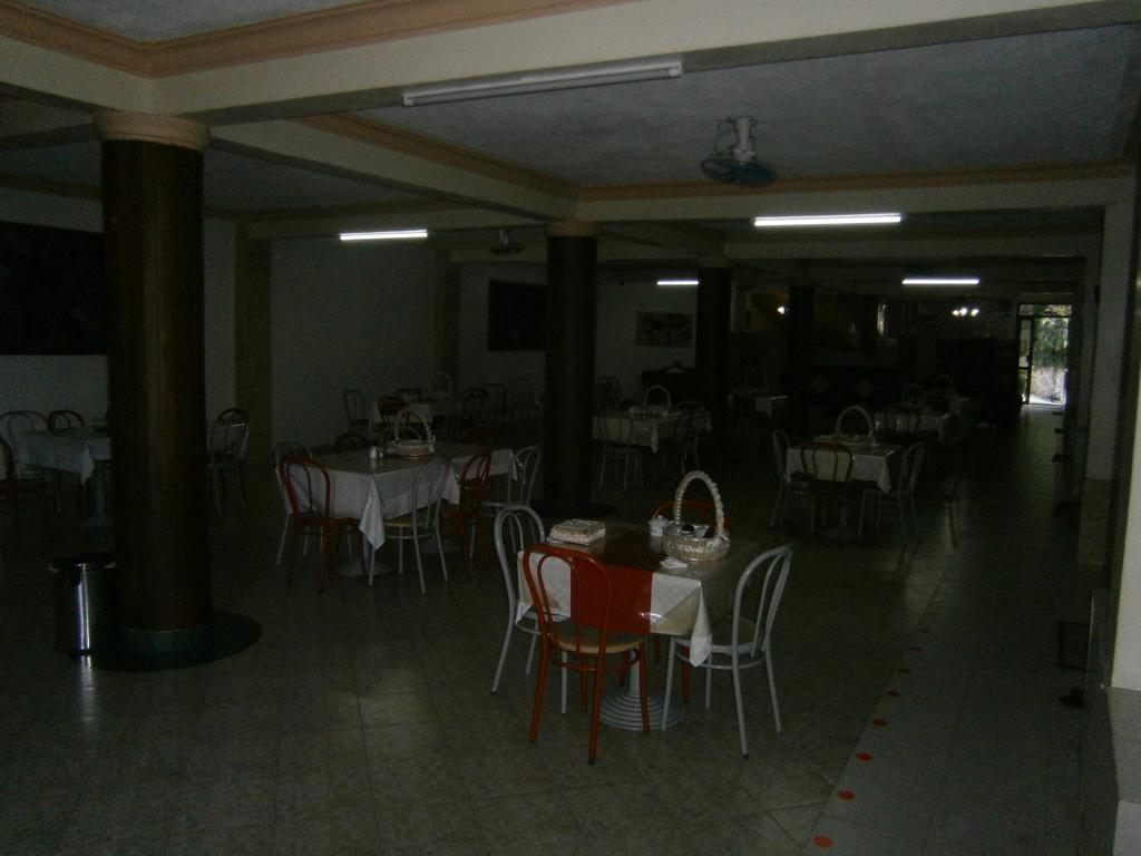 Tudor Water Sports Hotel Mombasa Bagian luar foto