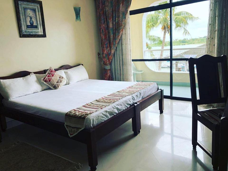 Tudor Water Sports Hotel Mombasa Bagian luar foto