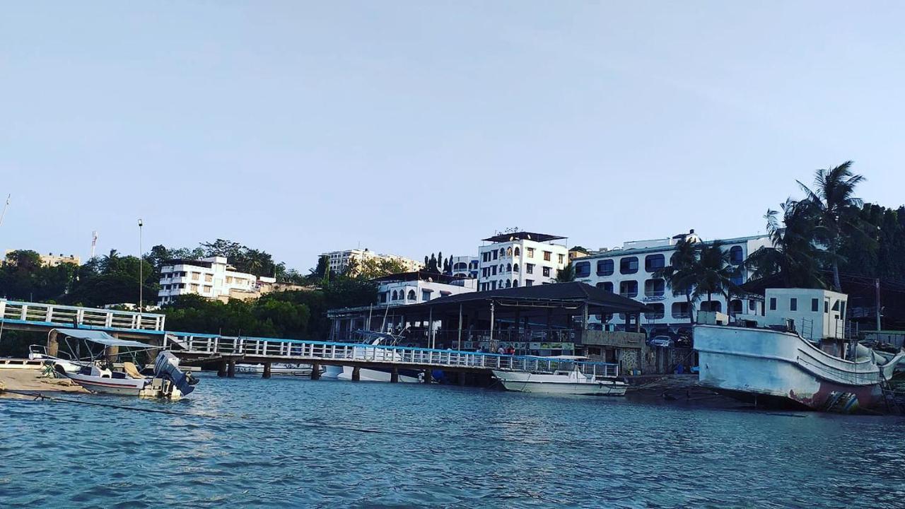 Tudor Water Sports Hotel Mombasa Bagian luar foto