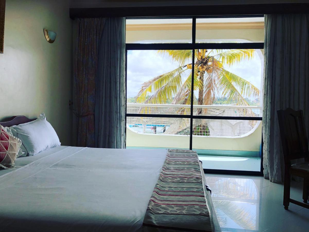 Tudor Water Sports Hotel Mombasa Bagian luar foto